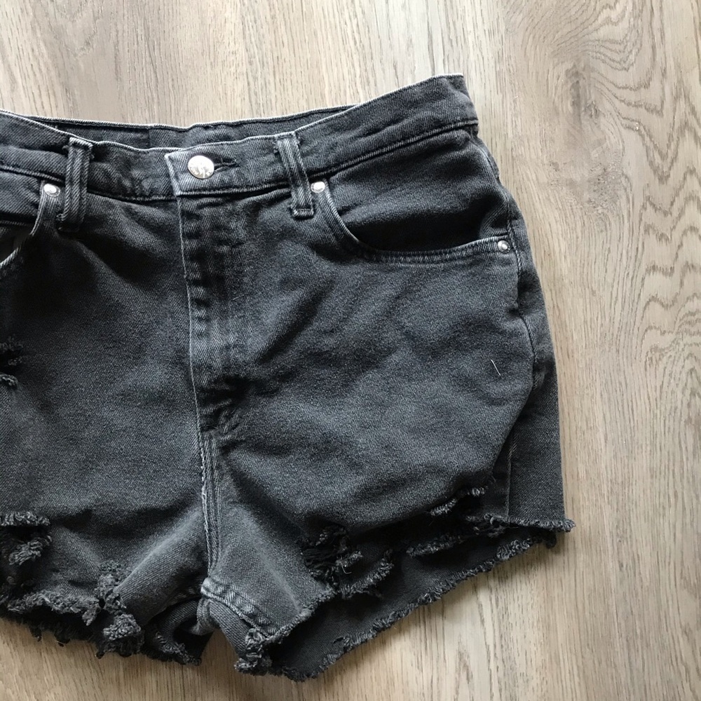Vintage Riders Black Distressed Mom Jean Shorts - Picture 3 of 5